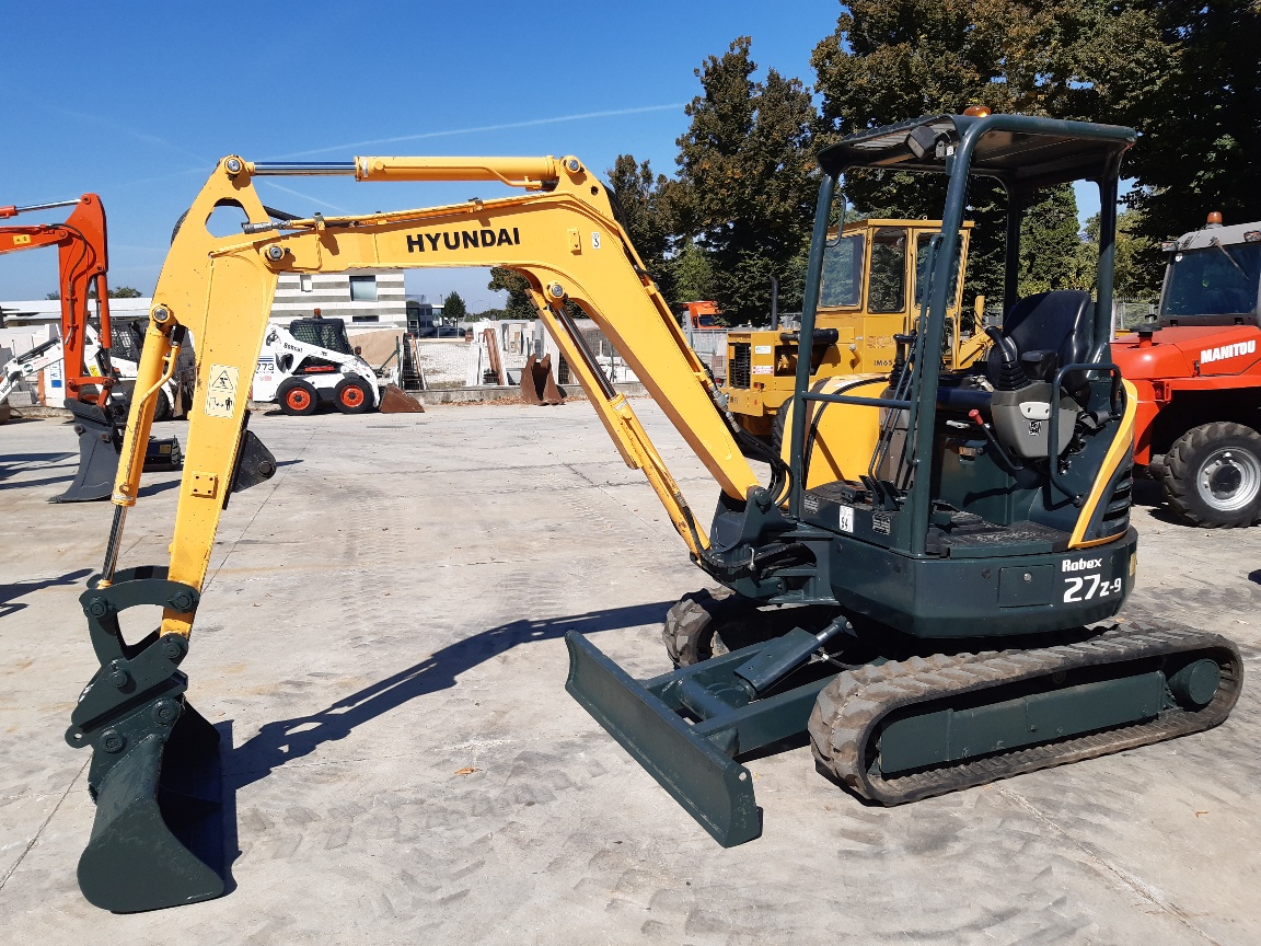 Miniescavatore HYUNDAI Robex 27Z9